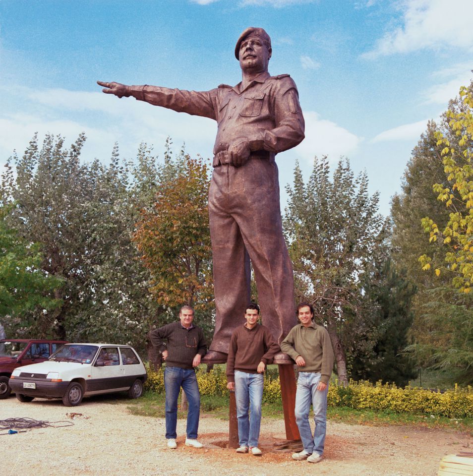 Monumento al Ministro de Defensa iraquí Adnan Khairallah