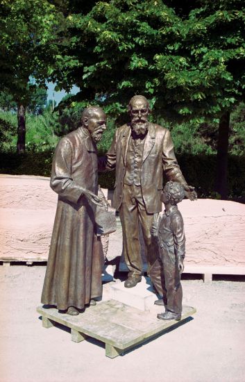 Monument à Beato Bartolo Longo